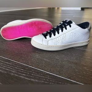 P448 John Sneaker size 6 36